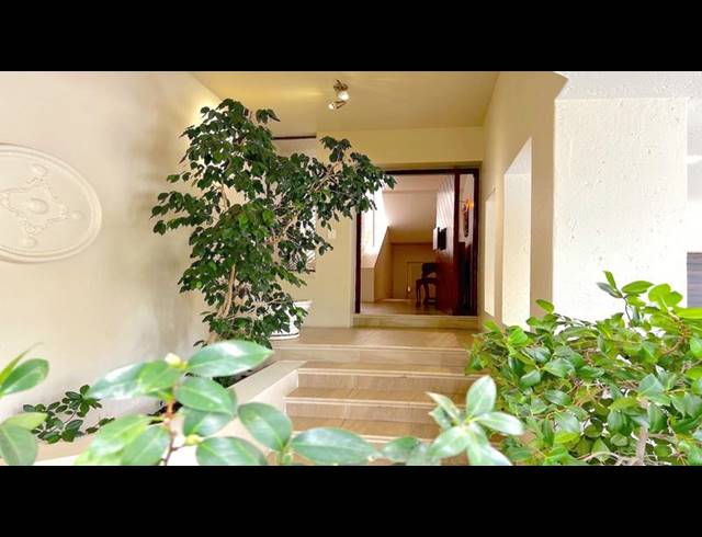 4 BEDROOM HOUSE FOR SALE IN BENMORE GARDENS